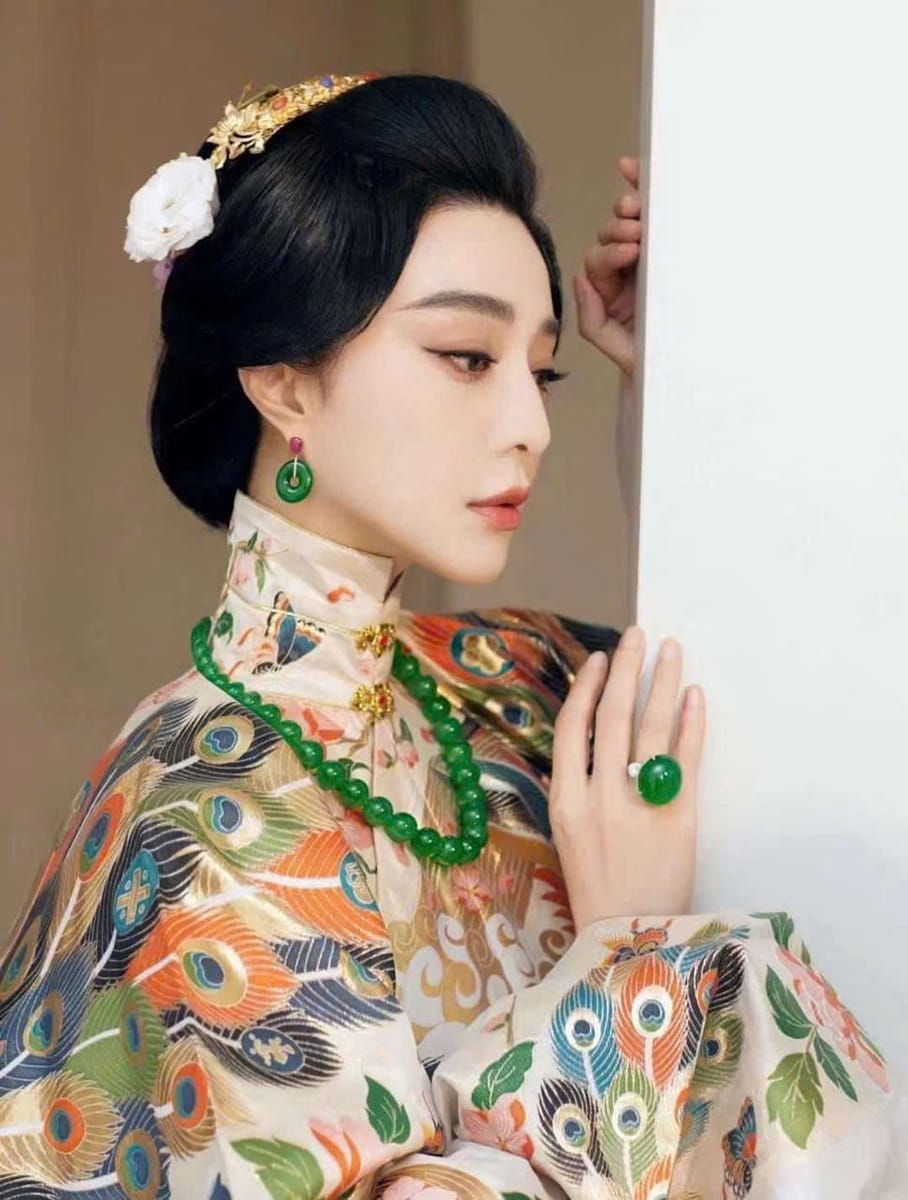 Bộ Chuỗi Cổ, Nhẫn & Khuyên Tai Ngọc Phỉ Thúy Xanh - ảnh 1