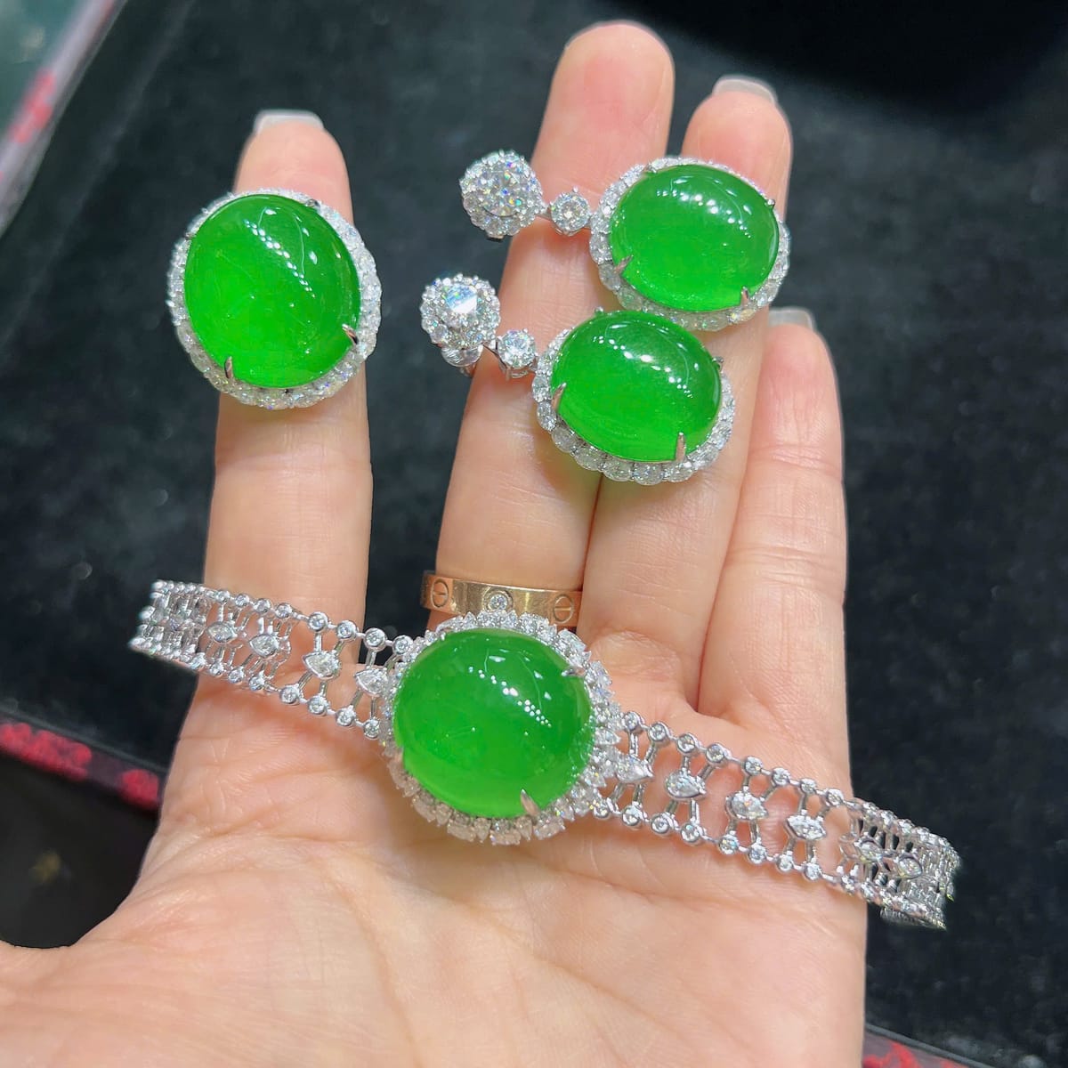 Bộ Nhẫn, Lắc Tay & Bông Tai Ngọc Phỉ Thúy Xanh Đính Đá - ảnh 1